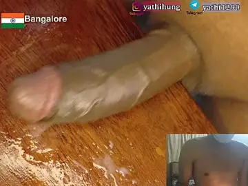 Stripchat Live Sex Cam of KingCobraClassy