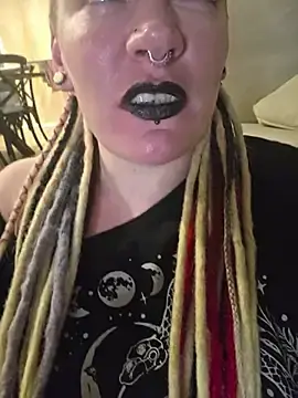 Stripchat Live Sex Cam of PinkTheHawk