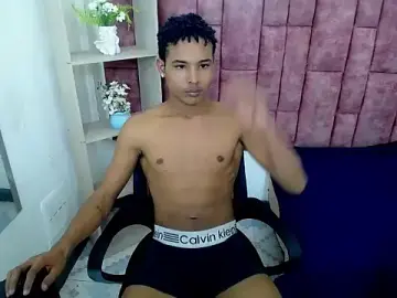 Stripchat Sex Cam of RafaelVander