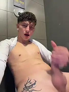 Stripchat Live Sex Cam of ARON_LUXX