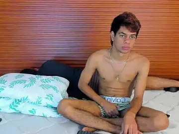 Stripchat Private Sex Chat of peakk_twiinns