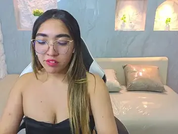 Stripchat Live Sex Cam of xanthe_tx