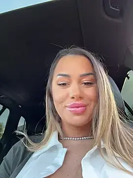 Stripchat Free Live Porn of KirstieVegas