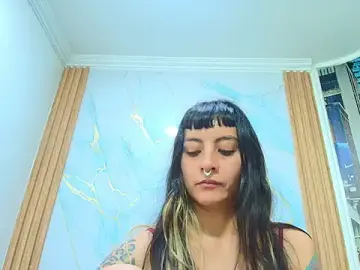 Stripchat Free Porn Cam of Naughty_Kittenm