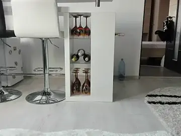 Stripchat Watch Live Sex Cams of sweetemy4u