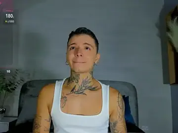 Stripchat Watch Live Sex Cams of Ian_Castillo_