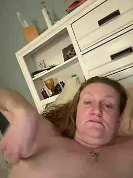 Stripchat Live Porn of Kellilyn10
