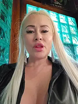 Stripchat Watch Live Sex Cams of MILFBARBY