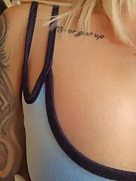 Stripchat Sex Chat of MILFBARBY