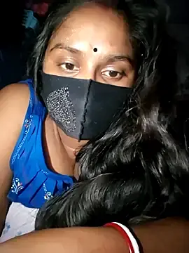 Stripchat Sex Cam of Sweet-Maddlina