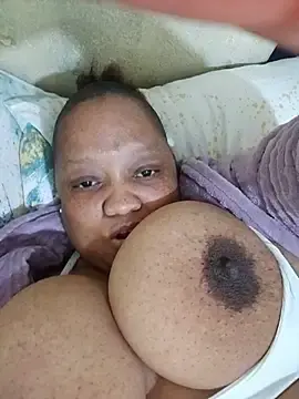 Stripchat Free Porn Cam of BBW123MILF