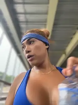 Stripchat Free Porn Cam of TastyTrap_18