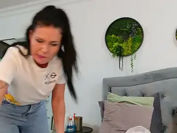 Stripchat Sex Cam of AnneRey