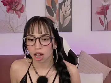 Stripchat Sex Cam of Cherry_Doll7