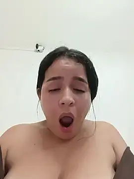 Stripchat Free Porn Cam of Julieth_hot-69