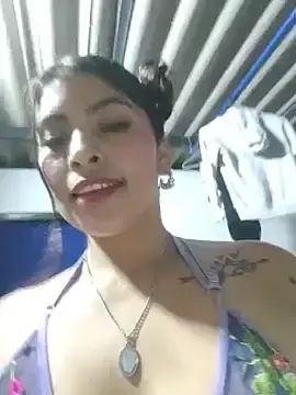 Stripchat Free Porn Cam of Fox_Roxxan