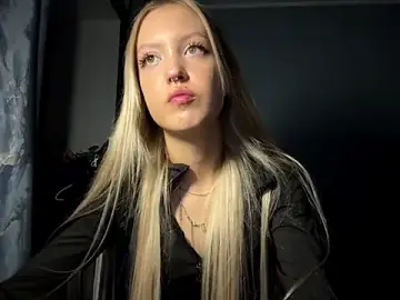 Stripchat Nude Webcam of NievesHackey