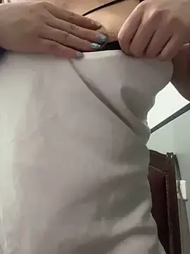 Stripchat Free Porn Cam of Yolanda9