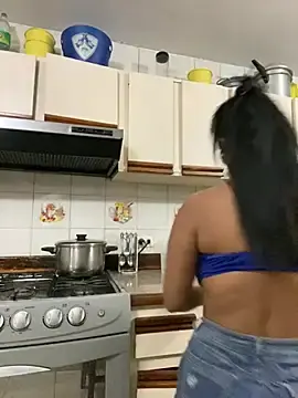 Stripchat Live Sex Cam of SaharQamar