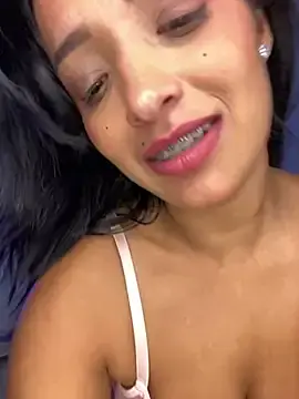 Stripchat Nude Webcam of SaharQamar