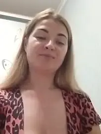 Stripchat Free Live Porn of xX_SweetHoneyTits_Xx