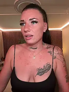Stripchat Live Porn of LizaRoxx