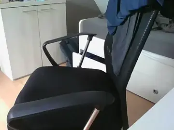 Stripchat Free Porn Cam of RamonJoosse2002