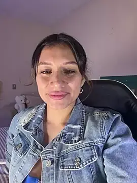 Stripchat Watch Live Sex Cams of Rebecka_