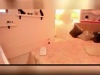 Xlovecam Free Live Porn of IsabelKiss
