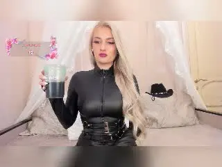 Xlovecam Best Webcam of MademoiselleBella