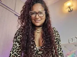 Xlovecam Private Sex Chat of YiyaHot69