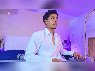 Xlovecam Nude Webcam of VictoryCassus