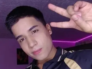 Xlovecam Sex Cam of RandyHorny