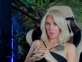 Xlovecam Live Sex of Misstyk
