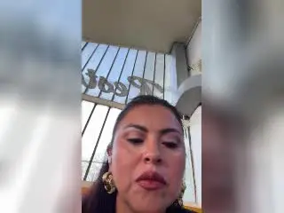 Xlovecam Sex Cam of CharlotteDevereaux