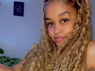 Xlovecam Adult Webcam of EloCherie