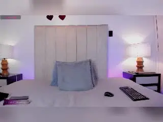 Xlovecam Live Sex of MissMilff