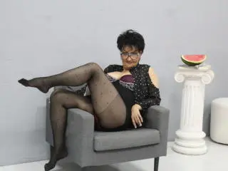 Xlovecam Free Live Porn of SondraRiddle