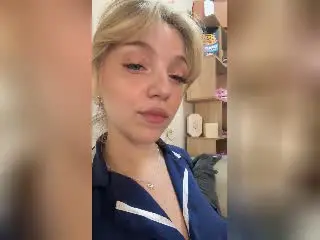 Xlovecam Watch Live Sex Cams of SugarrX