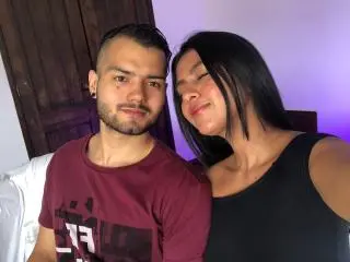 Xlovecam Sex Cam of BradAndJenn