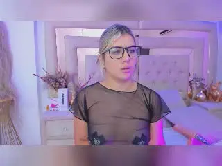 Xlovecam Free Porn Cam of SashaPolet