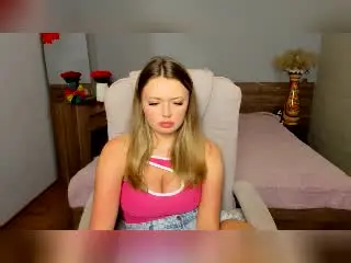 Xlovecam Free Porn Cam of Destinis