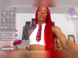 Xlovecam Free Live Porn of LucianaHottieX