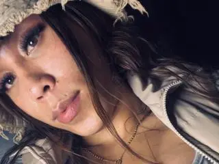 Xlovecam Adult Video Chat of GeraldineSuan