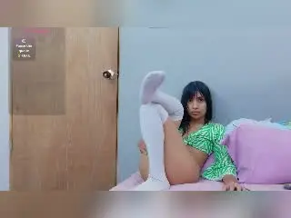 Xlovecam Nude Webcam of HottieEmily