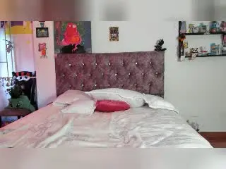Xlovecam Live Sex of SophieHill