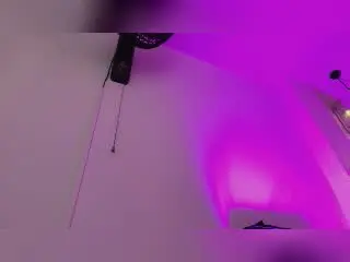 Xlovecam Nude Webcam of QueenPerlaa