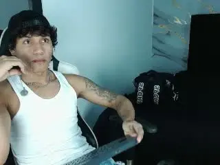 Xlovecam Sex Cam of MaximilianRoth
