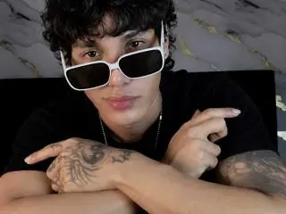 Xlovecam Live Sex Cam of MaximilianRoth