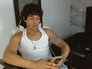 Xlovecam Nude Webcam of MaximilianRoth